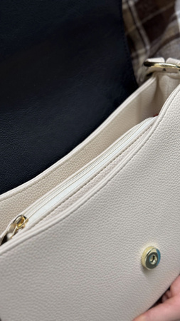 Torebka damska z klapką – zamszowa struktura i pleciony pasek MONNARI czarna