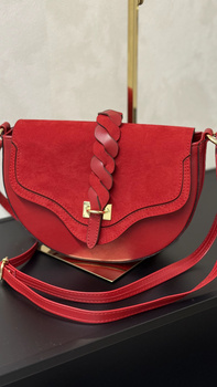 Torebka damska z klapką – zamszowa struktura i pleciony pasek MONNARI czarna