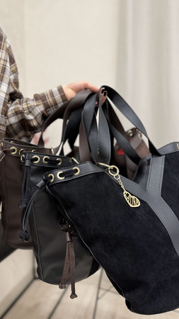 Shopperka damska z ozdobnym pasem – czarna zamsz Laura Biaggi